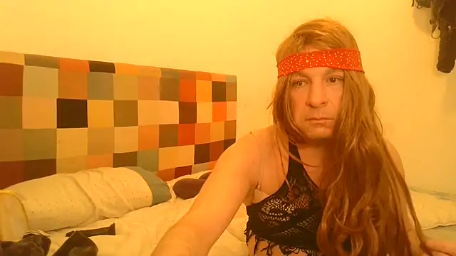 tuplaceroll - Tuplaceroll's free webcam - UK Sex Cams