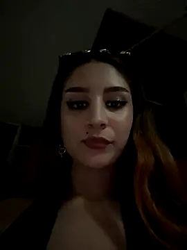 Mon_Cherry Live Webcam on Stripchat