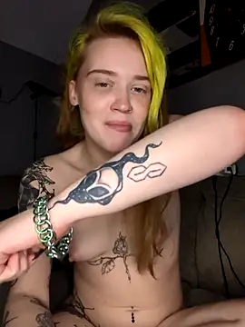 Webcam Model (mattiethebaddieee)  is live.Free join now!