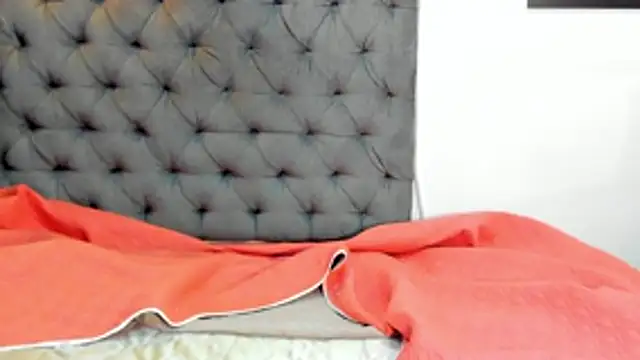 nahiroby_ebony webcam