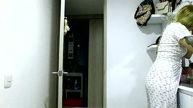 barbie_girl_69 - Barbie_girl_69's free webcam