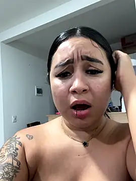 pretty_isadora (F teen) - Squirt for you #public #pussy