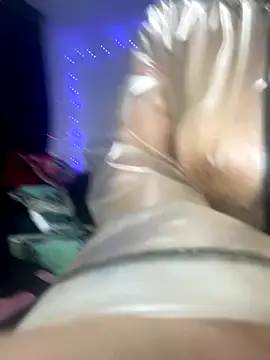 Sweeetness_Milf webcam