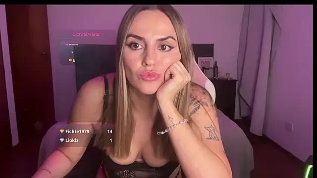 miaglows - MiaGlows's free webcam