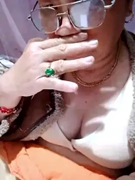 small-house123 webcam