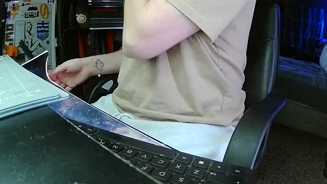 bowerboi - Bowerboi's free webcam