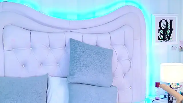 ViolettFrosst webcam