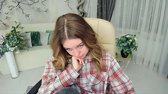 miraclecurly - MiracleCurly's free webcam