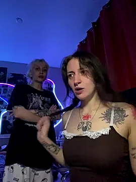 Dooubletroublee webcam