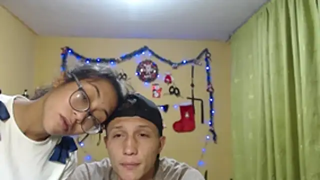 violet_and_smith - Violet_And_Smith's free webcam