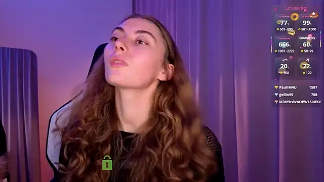 lady_curls webcam