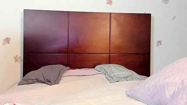 marie_pourtoii webcam