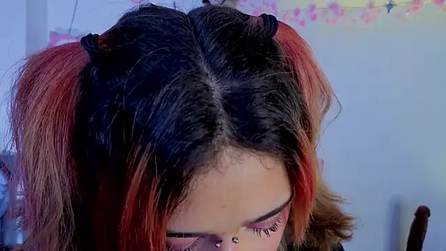 zoelight18 - Zoelight18's free webcam