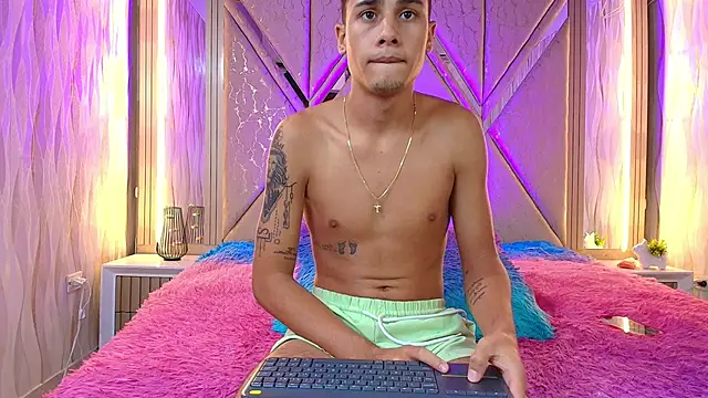 The_big_twink_x webcam