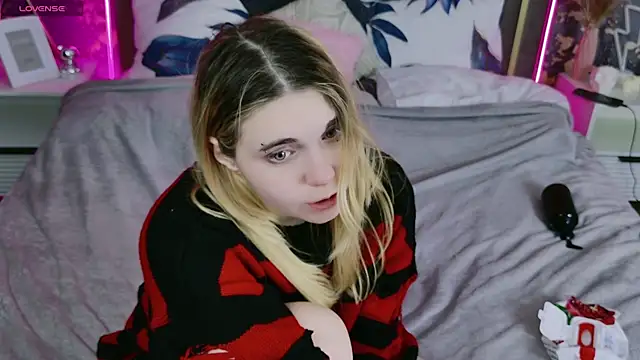 evie_vall - Evie_Vall's free webcam - UK Sex Cams