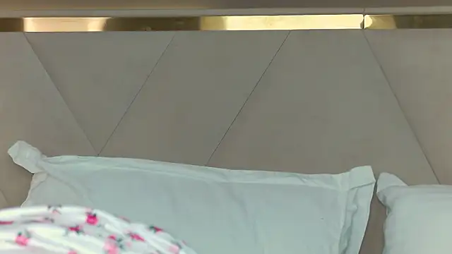 KristinaMaers webcam