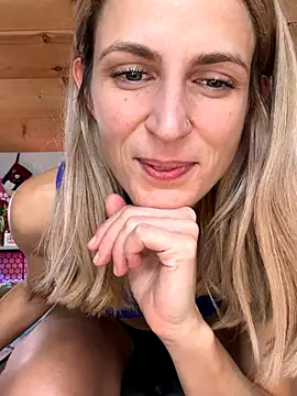 LittleLoftAngel webcam