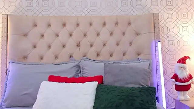 SuccubusDolly webcam