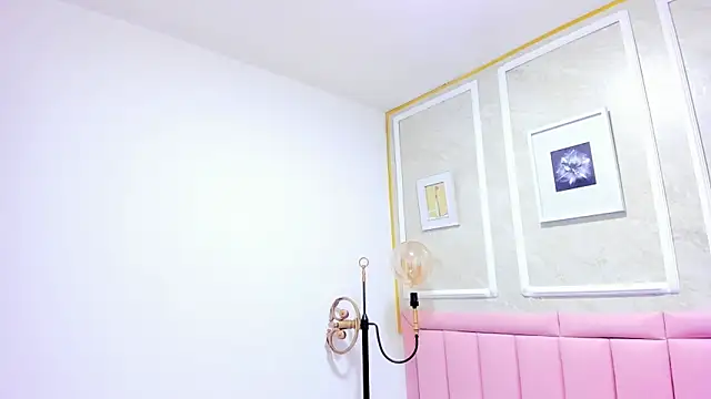 hoollyhendrix - HoollyHendrix's free webcam