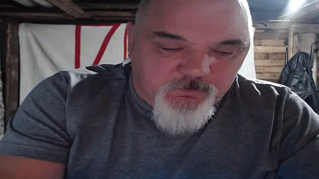 Newfiesausage1972 webcam