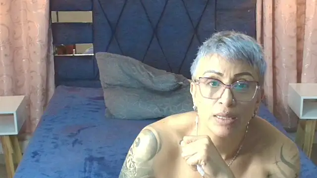 Charlotte__Gray webcam