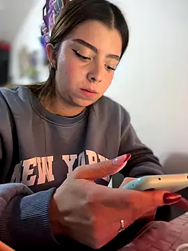 cloew_marz - Cloew_Marz's free webcam