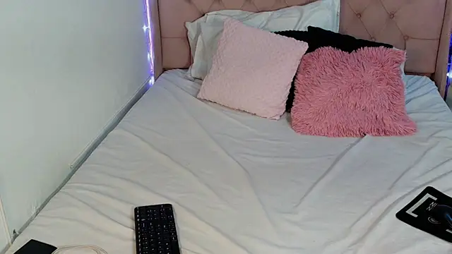 cheerry_moon - Cheerry_moon's free webcam