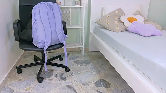 NicoletCherry__ webcam