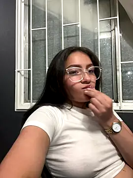 Alyha_Cortes webcam