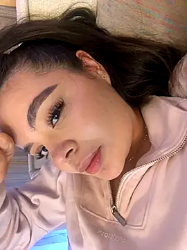 IsabellaAllen webcam