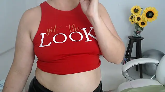 ghada_milf (F milf) - naked in public