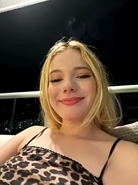 nicolecut (F young) - Show fuckmachine doggy + anal plug