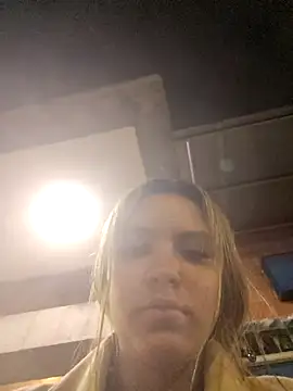 celeste_83 (F young) - 🤤Taking off my panties in public🤤