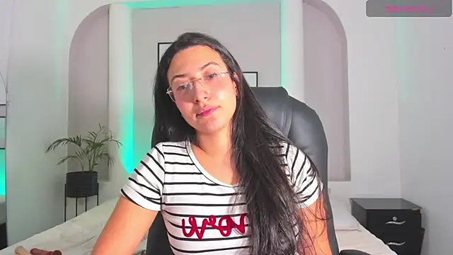 victoria_flores1 - Victoria_flores1's free webcam - UK Sex Cams