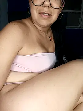 MilfTentasion webcam