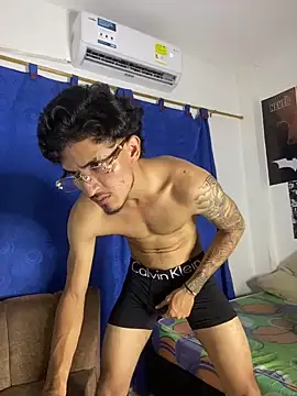 Kriss_Edwards webcam