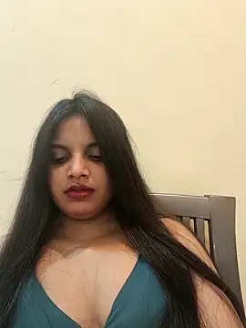 Maahhii_2 webcam
