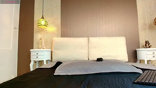 Tiifany_Baker webcam