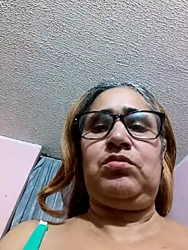 Webcam Model (_candi) is live