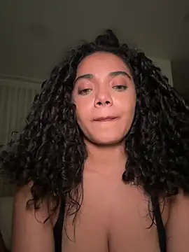 curlyierr - Curlyierr's free webcam