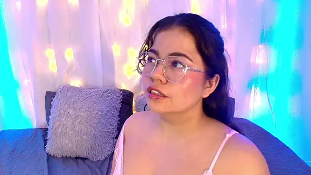 lilyrousee - LilyRousee's free webcam