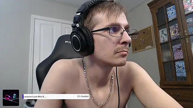 CasuallyCorrupt's live cam