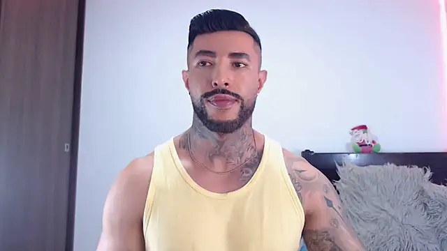 andrea_de_lucaa webcam