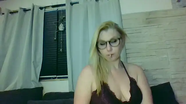 DevilsAngel13 webcam