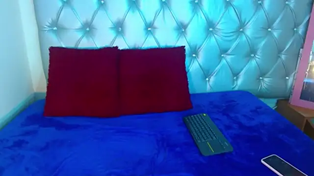 JessicaRabbit04 webcam