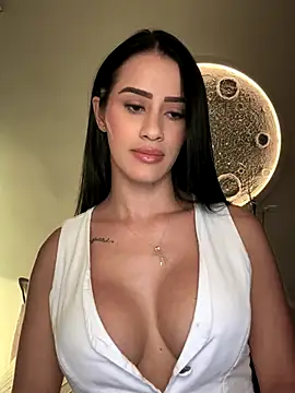 Webcam Model (SarahhSmitth1) is live