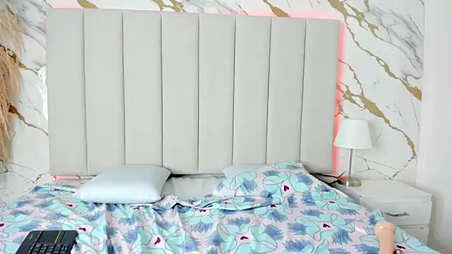 valery_thompsson webcam