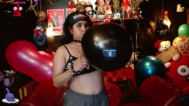 kureiji_hentaii - Kureiji_hentaii's free webcam