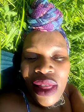 AfricanSquirtingQueen webcam