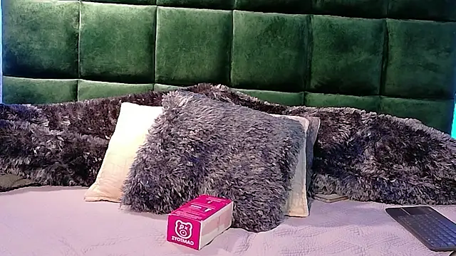 beccareedd - BeccaReedd's free webcam